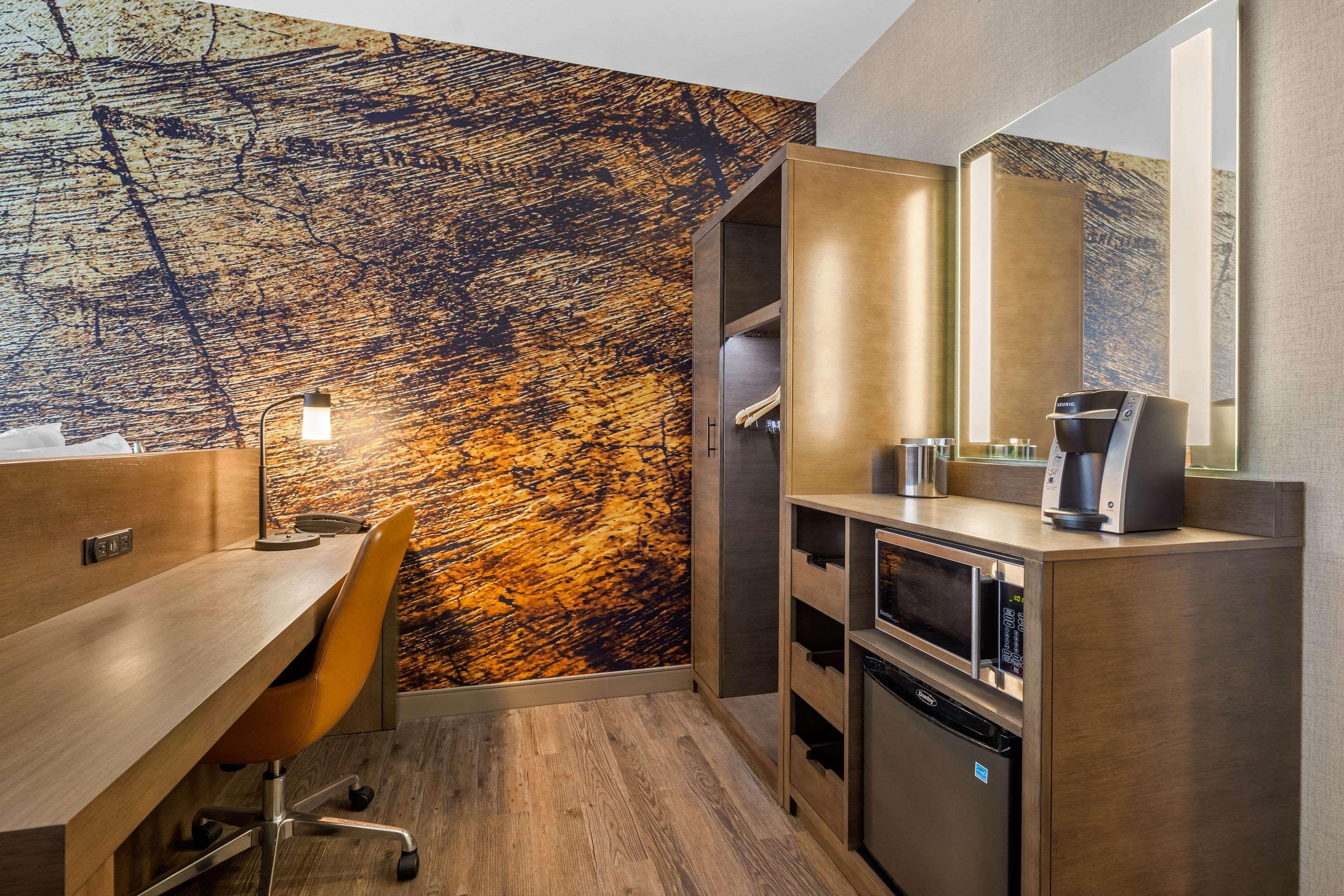 Cambria Downtown Hotel 3*