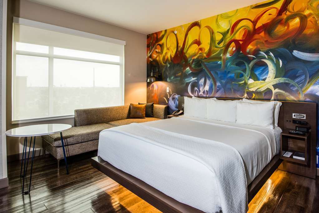 Cambria Downtown 3*